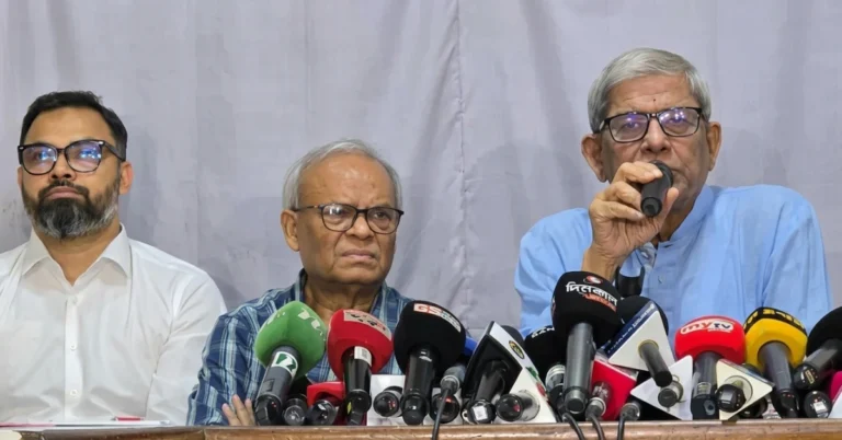 মে দিবসে নয়াপল্টনে শ্রমিক দলের সমাবেশে বক্তব্য দিচ্ছেন মির্জা ফখরুল ইসলাম আলমগীর
