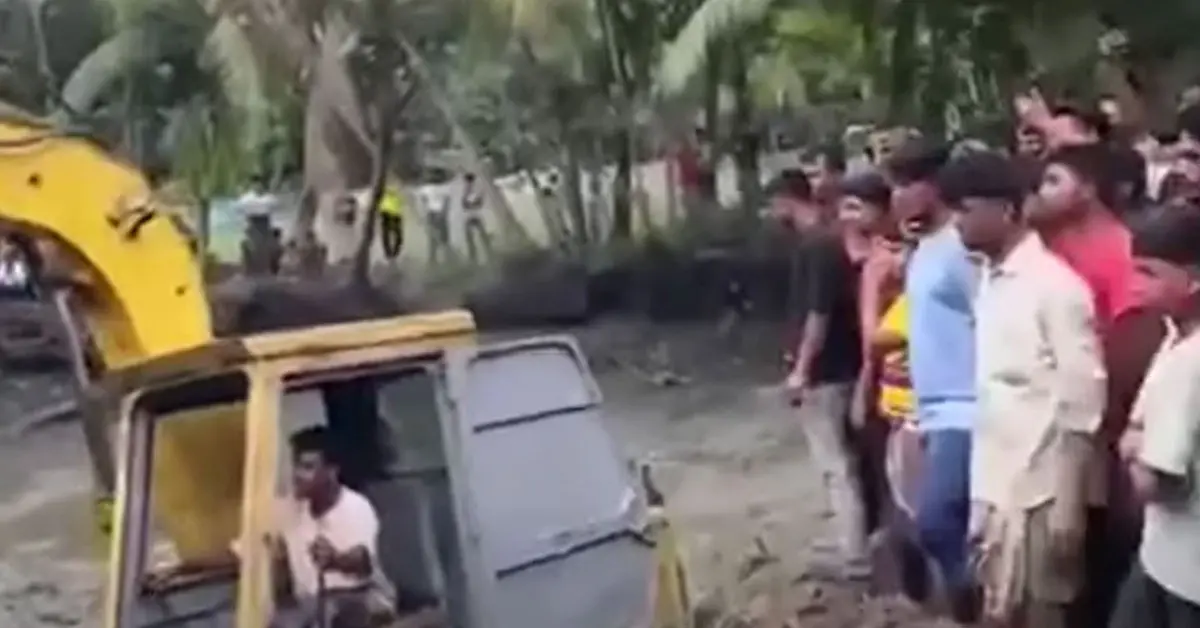 দুই বছর পর পুকুর খুঁড়ে মিলল মা-ছেলের কঙ্কাল