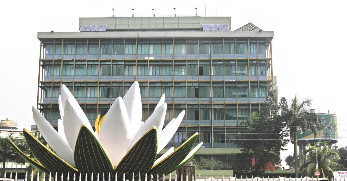 বাংলাদেশ ব্যাংক ডলার কিনছে