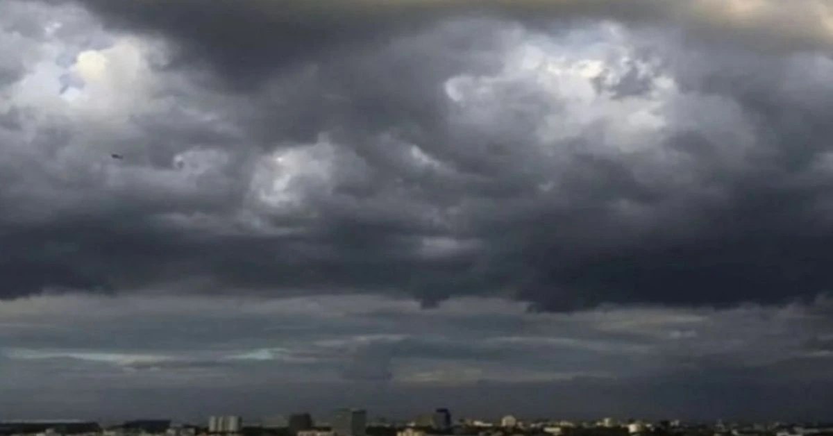 বৃষ্টির আগে আকাশ কালো হয় কেন