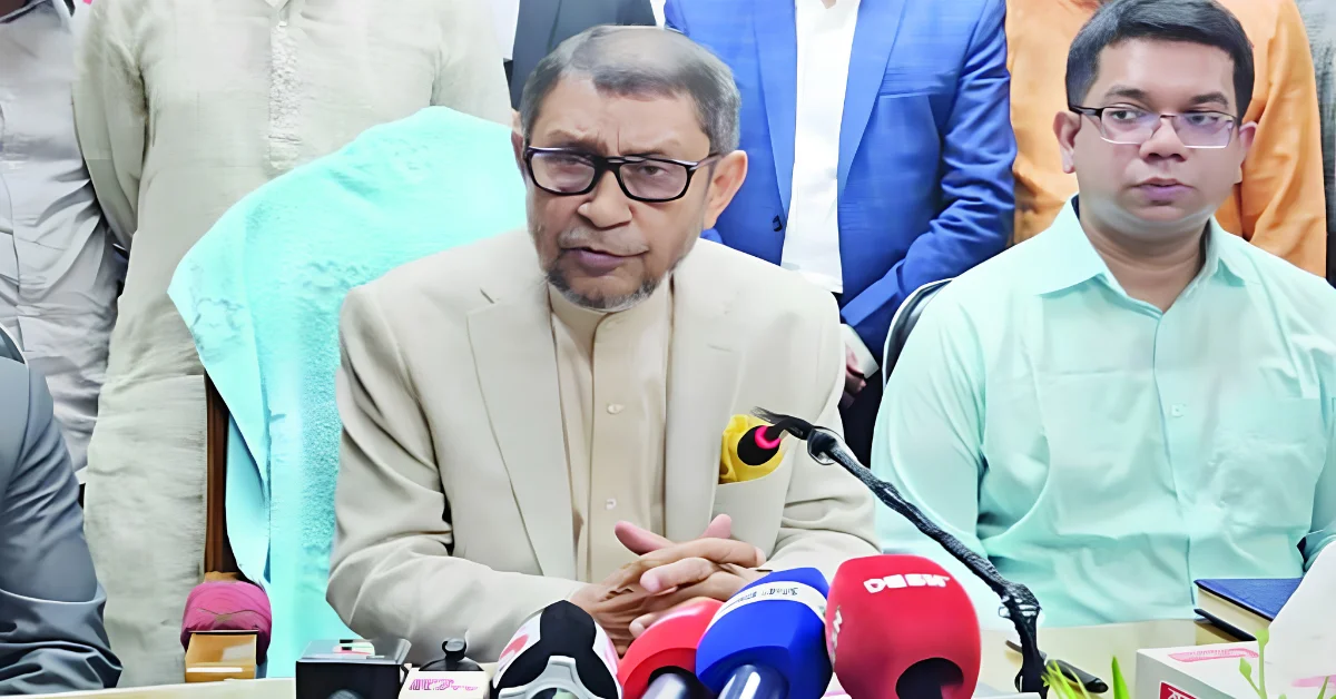 ব্রিফ করছেন স্বাস্থ্যমন্ত্রী-মীরর বাংলা