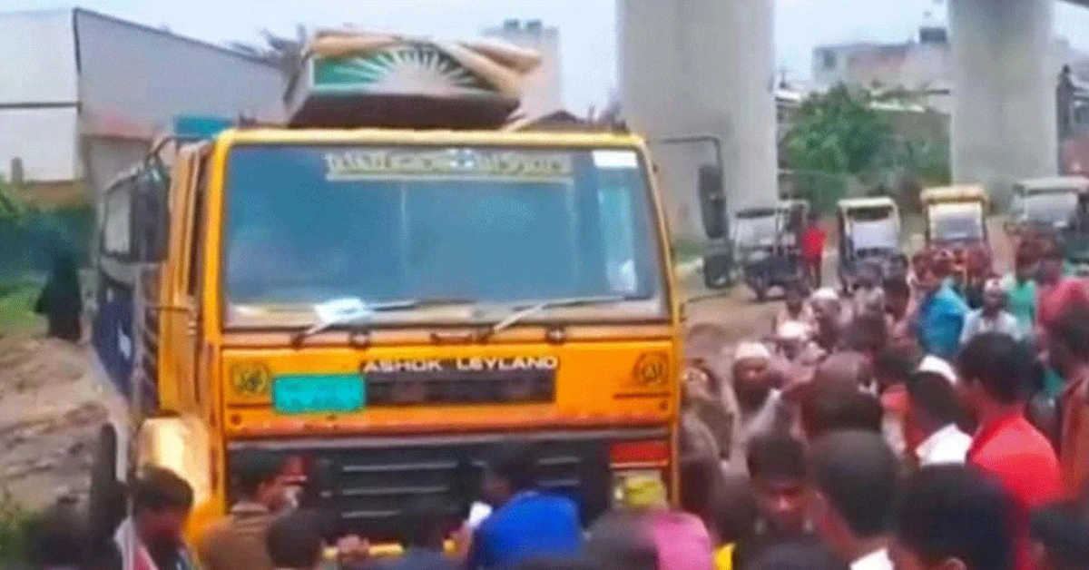 রেললাইনে বিকল ট্রাক