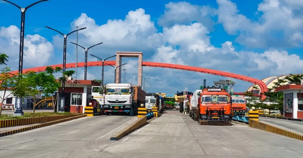বেনাপোল বন্দর সচল
