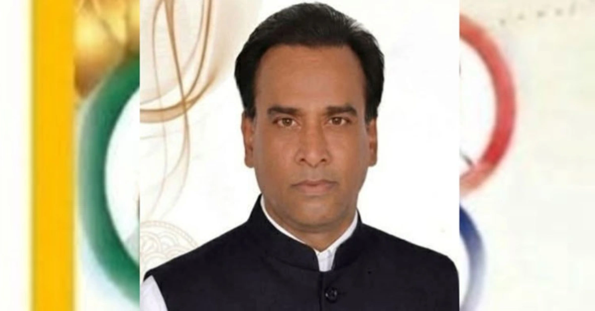 মাদারীপুর সদর উপজেলার ঘটমাঝি ইউনিয়ন থেকে যুবলীগ নেতা নাঈম খানকে গ্রেপ্তার করে আদালতে পাঠিয়েছে পুলিশ।