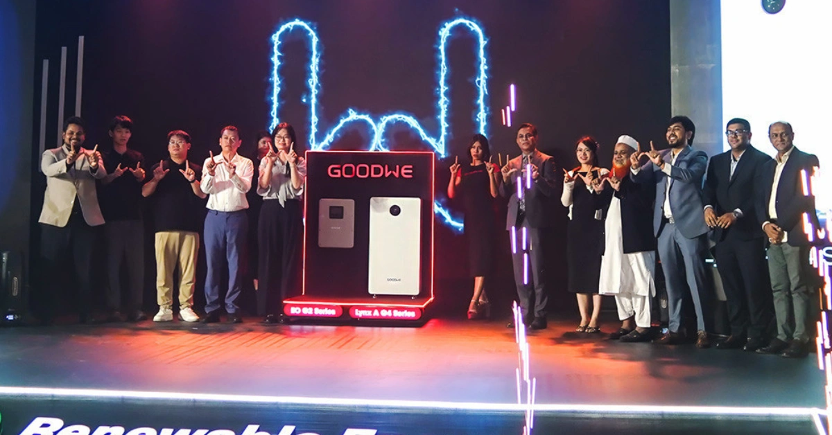 বাংলাদেশে GoodWe-এর EO G2 অফ-গ্রিড ইনভার্টার ও Lynx A G4 ব্যাটারি উন্মোচন অনুষ্ঠানের দৃশ্য।