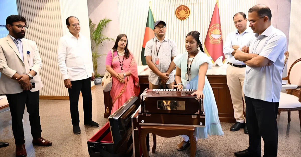 অনুশ্রী হারমোনিয়াম উপহার
