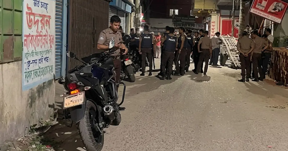 ডেমরায় ২ বোমা সদৃশ বস্তু উদ্ধার