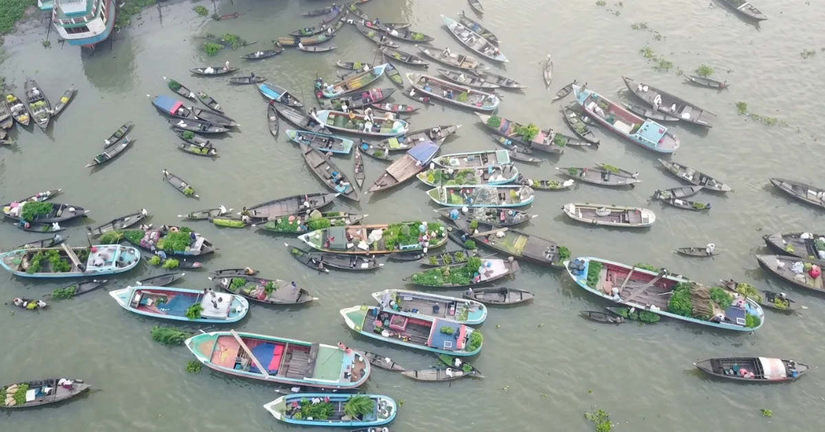 বৈঠাকাটা ভাসমান হাট
