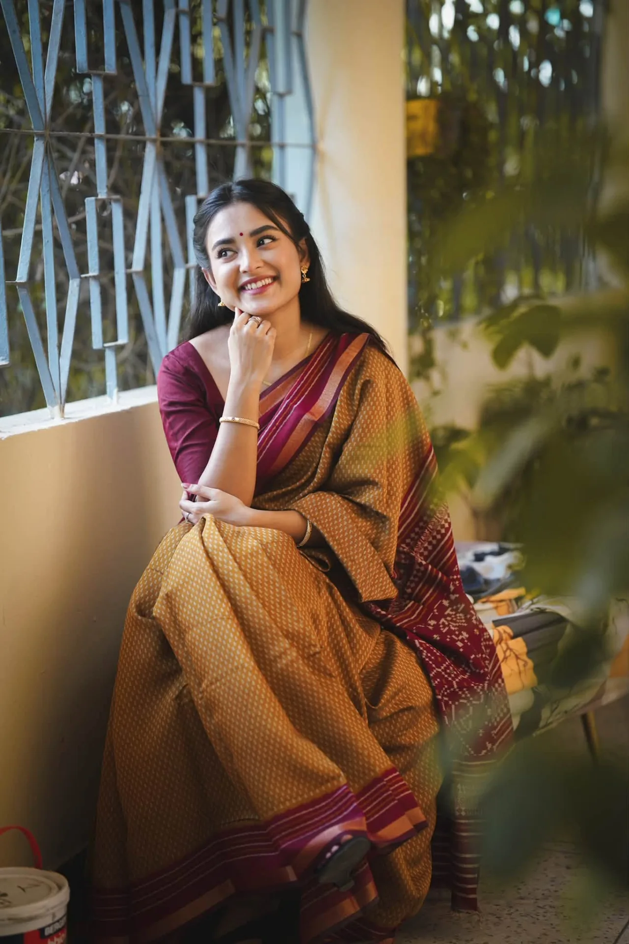 "এক চিমটি লজ্জা, দু'চিমটি মিষ্টি": শাড়িতে নতুন ফটোশুটে তটিনি