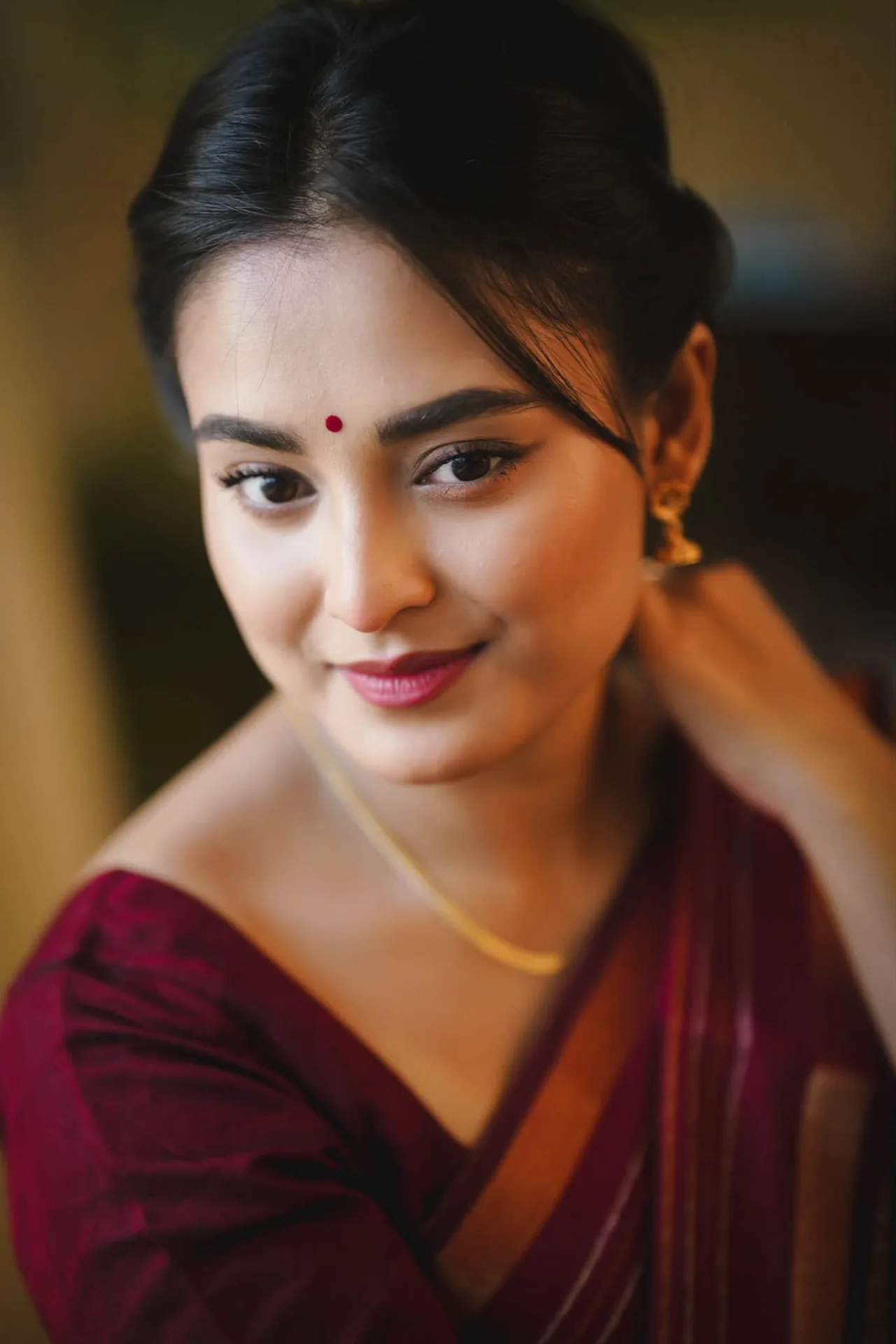 "এক চিমটি লজ্জা, দু'চিমটি মিষ্টি": শাড়িতে নতুন ফটোশুটে তটিনি