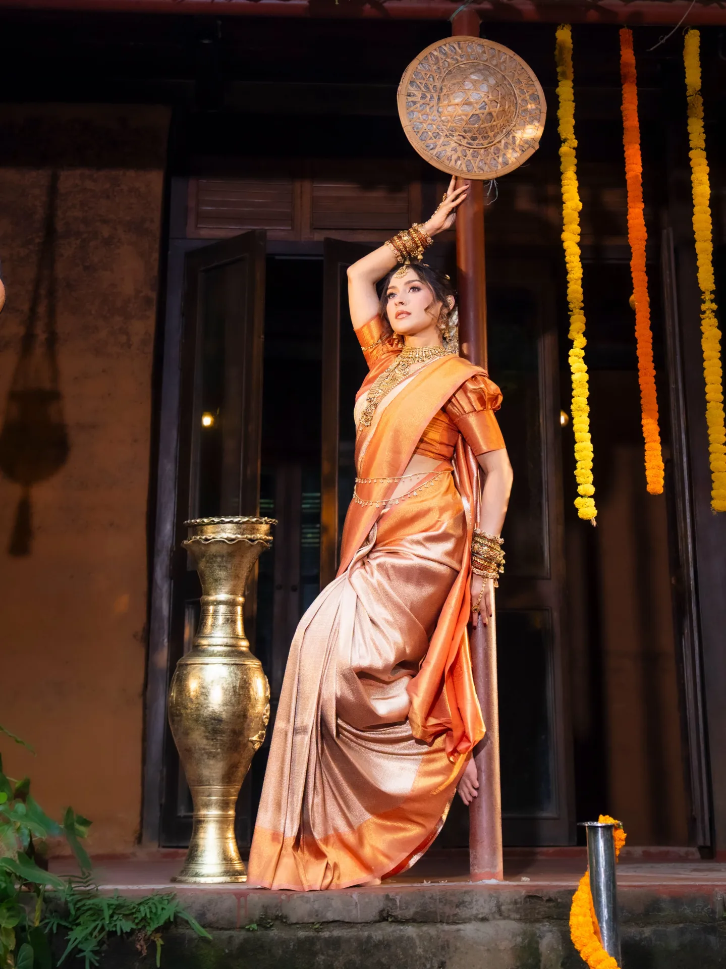 কল্যাণী: কপার-অরেঞ্জ কাঞ্জিভরমে মেহজাবীনের রাজকীয় রূপ