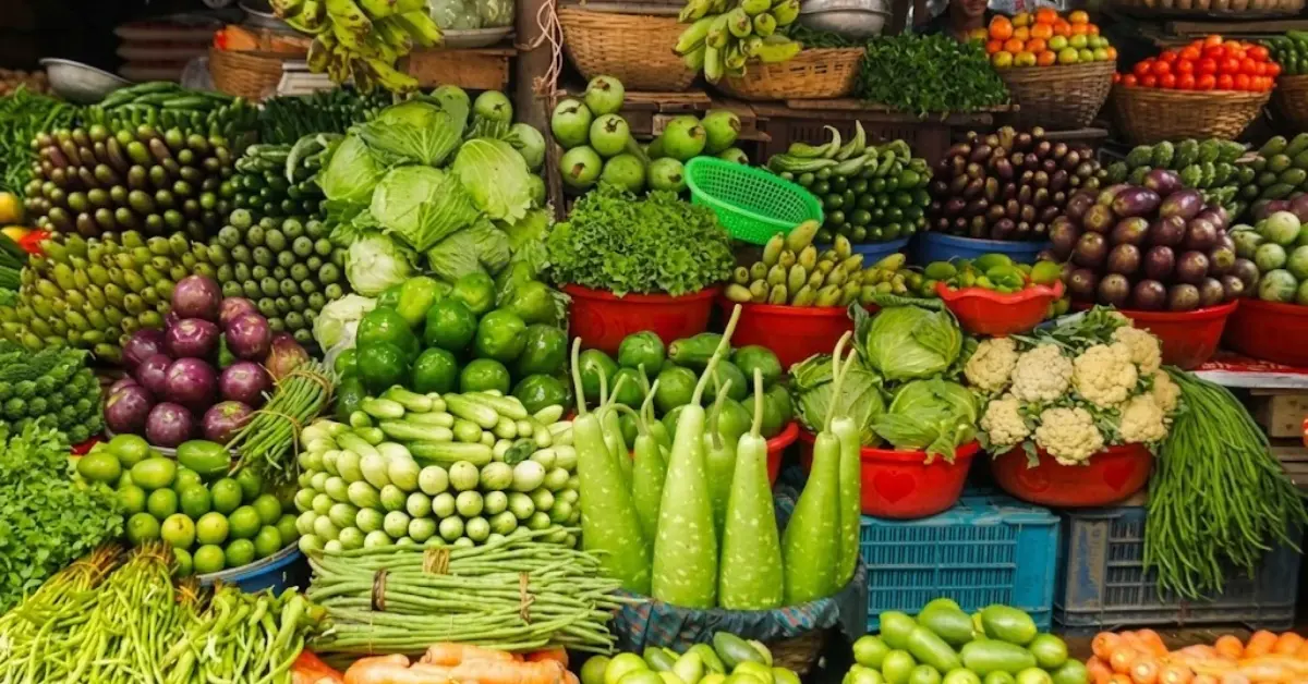 চড়া বাজারদরে ক্রেতাদের ভোগান্তি