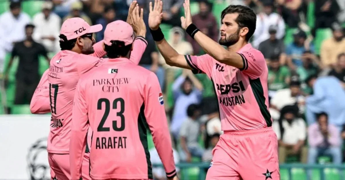 পাকিস্তানের গোলাপি জার্সি