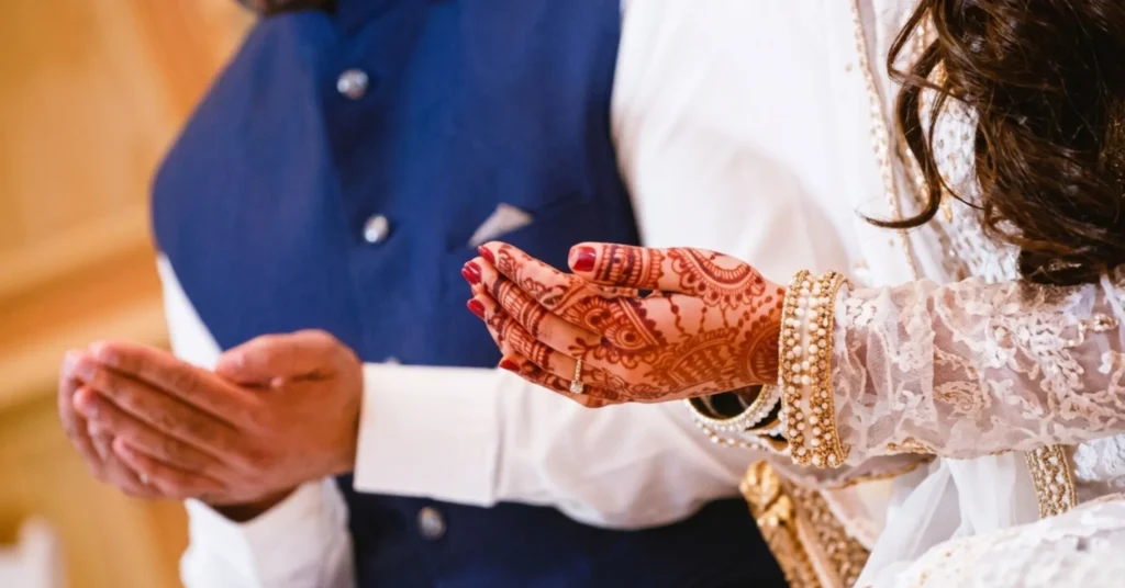 সুদভিত্তিক ব্যাংকে চাকরি করা ব্যক্তিকে বিয়ে