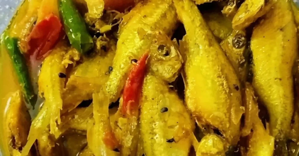 ছোট মাছের রেসিপি রান্নার আয়োজন
