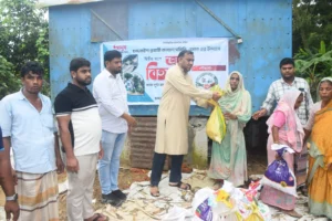 চন্দনাইশ ও সাতকানিয়ায় ২য় ধাপে বন্যার্তদের ত্রাণ বিতরণ