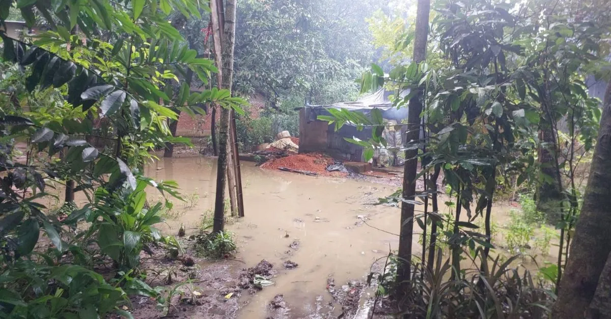 চন্দনাইশ পৌরসভার ৬নং ওয়ার্ড দক্ষিণ জোয়ারা জিহস ফকির পাড়া এলাকায় বন্যায় ক্ষতিগ্রস্তরা ত্রাণসামগ্রী পাইনি, ত্রাণের জন্য বন্যার্তদের আকুতি 2 চন্দনাইশে বন্যার্তদের ত্রাণের আকুতি