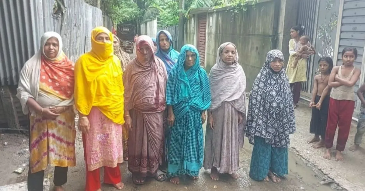 চন্দনাইশ পৌরসভার ৬নং ওয়ার্ড দক্ষিণ জোয়ারা জিহস ফকির পাড়া এলাকায় বন্যায় ক্ষতিগ্রস্তরা ত্রাণসামগ্রী পাইনি, ত্রাণের জন্য বন্যার্তদের আকুতি 1 চন্দনাইশে বন্যার্তদের আর্তনাদ