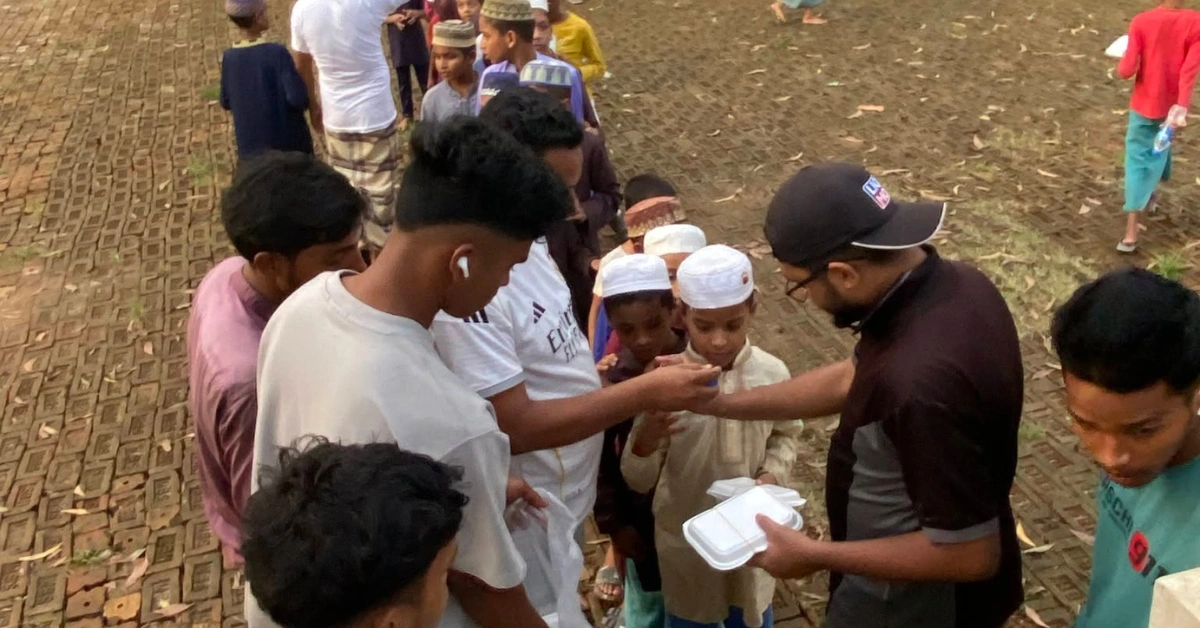 মানুষ মানুষের জন্য, জীবন জীবনের জন্য। 1 বন্যাকবলিত এলাকা