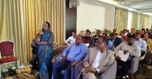 নারী উদ্যোক্তাদের প্রণোদনা বাড়ানোর আহ্বান আবিদা মোস্তফার 1 বাংলাদেশ ব্যাংকের মতবিনিময় সভায় নারী উদ্যোক্তাদের প্রণোদনা নিয়ে বক্তব্য দিচ্ছেন CWCCI প্রেসিডেন্ট আবিদা মোস্তফা