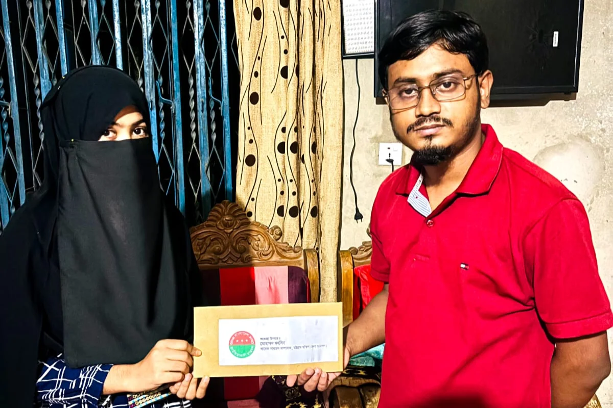 জিপিএ-৫ পাওয়া রৌশনীকে উচ্চশিক্ষায় সহায়তা দিলেন মোহাম্মদ মহসিন 1 মোহাম্মদ মহসিন ও জিপিএ-৫ পাওয়া শিক্ষার্থী রাহেলা খানম রৌশনী